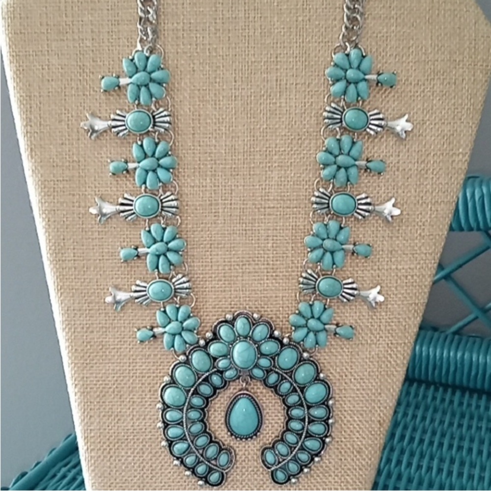 Turquoise color Southwest Necklace